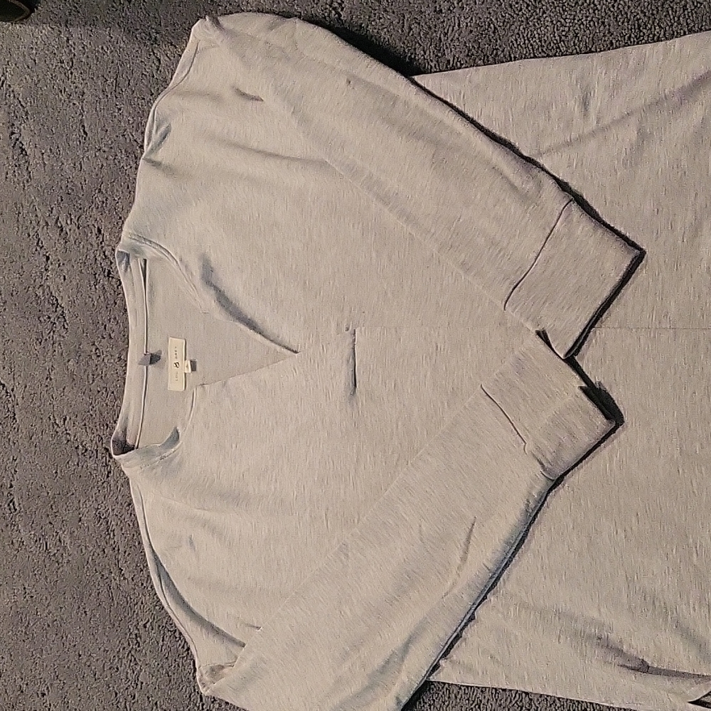 Lou & Grey long sleeve v neck top